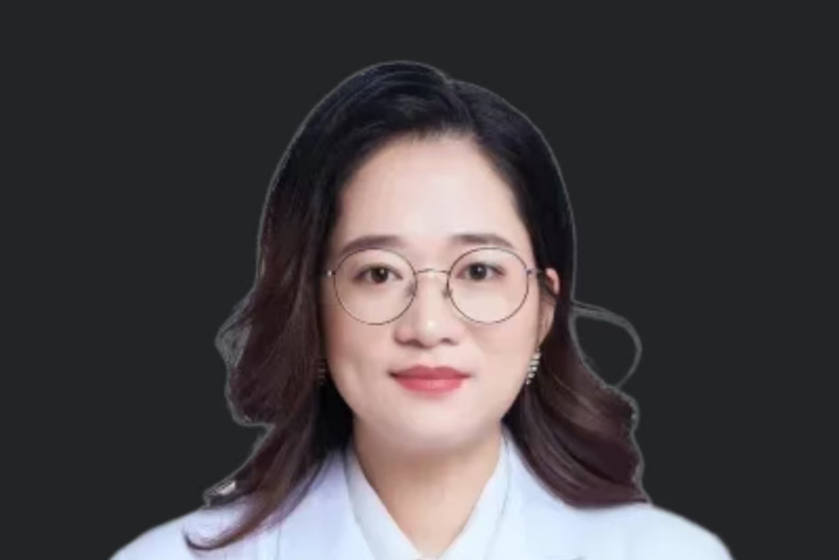 龚异英