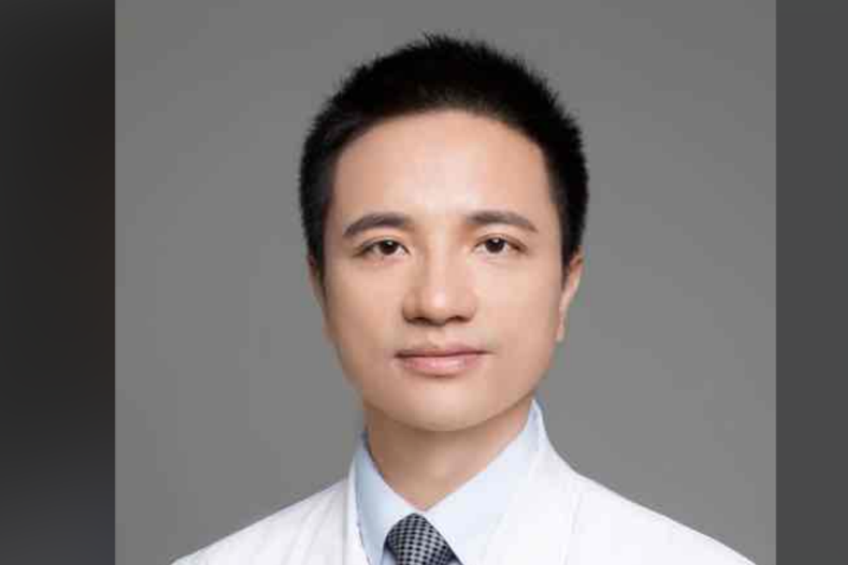 万启龙